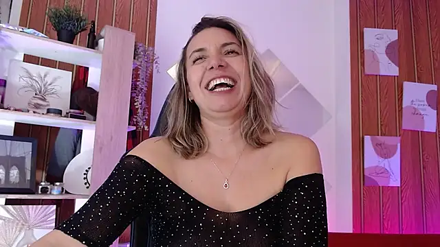 milfsecret69 webcam