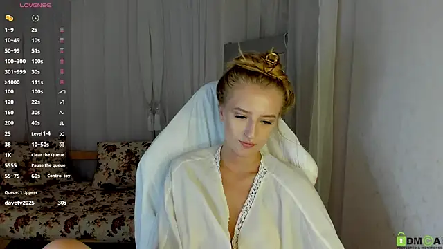 stacy_river (F teen) - breast massage in a top