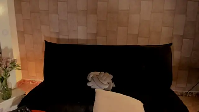 sara_doll77 webcam
