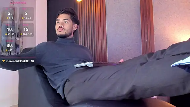 luciano_vitale live cam on StripChat