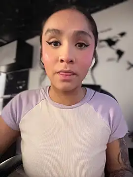 Isabella-Teen live cam