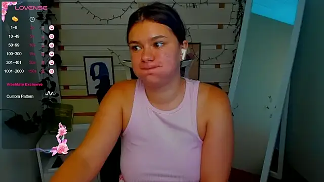 Josephine_Kiss webcam