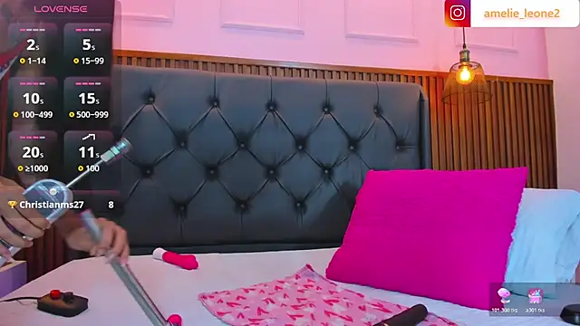 AMELIELEONE live cam