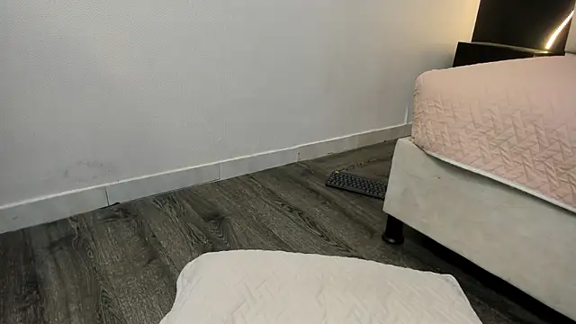 Matilda_Liz live cam on StripChat