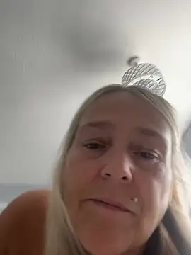 Blondnboujee53