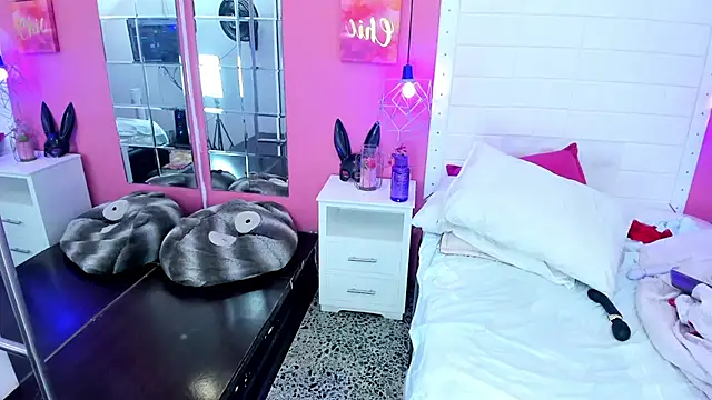 naomi_taylor27 webcam