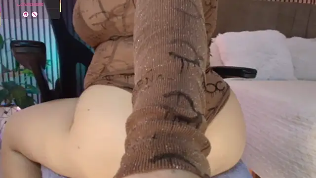 JuliRamirez webcam