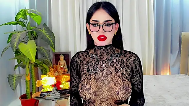 MochaliciousTransOnTop webcam