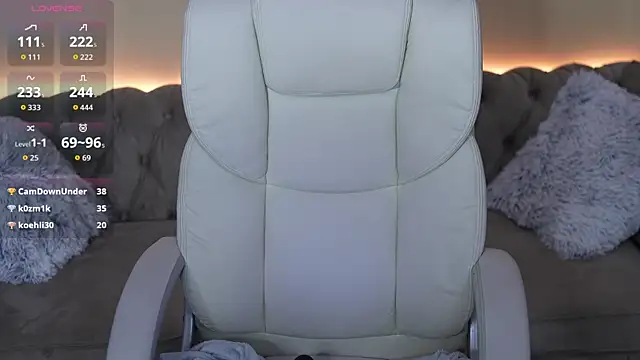 EmilyyMoon webcam