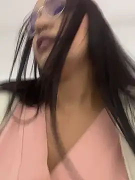 Sara-77 webcam