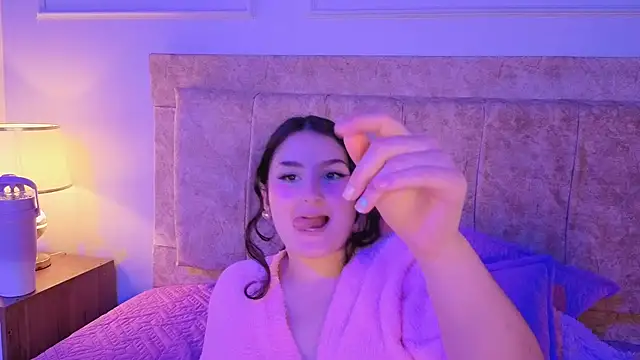 zoe_moon__