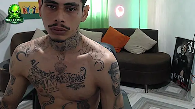 alpha_zom - Alpha_zom's free webcam - UK Sex Cams