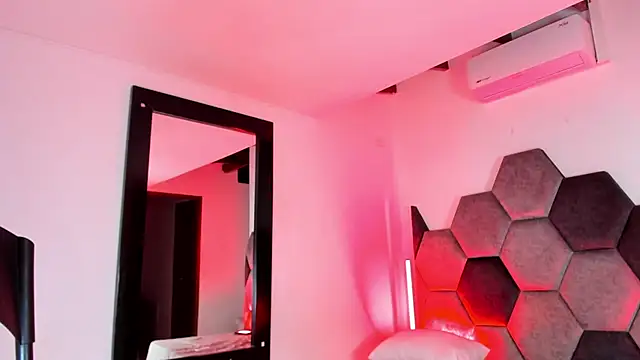 cloy_areo - Cloy_Areo's free webcam - UK Sex Cams