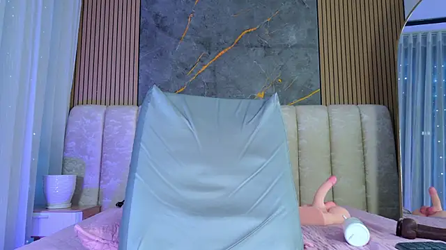 mia_scot webcam