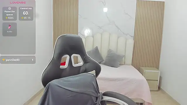 Aziz_daud live cam on StripChat
