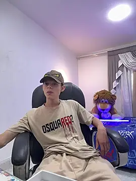 Matthew_632 live cam on StripChat