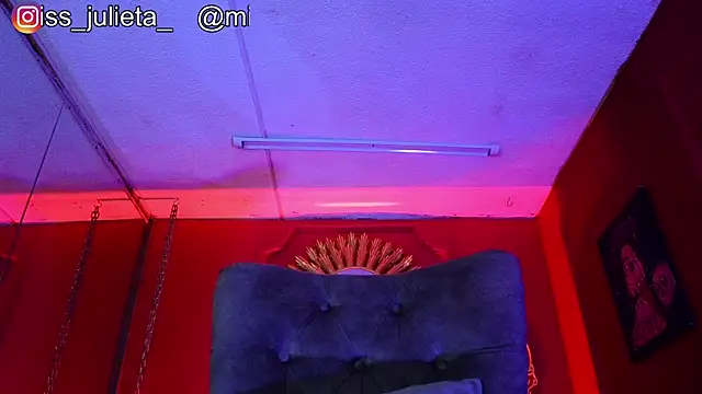 Julieta_Russell webcam