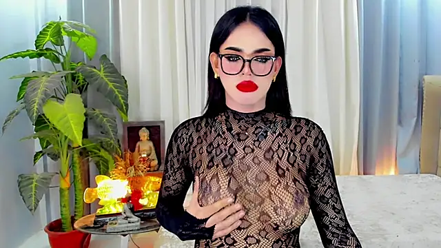 MochaliciousTransOnTop webcam