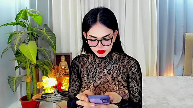 MochaliciousTransOnTop webcam