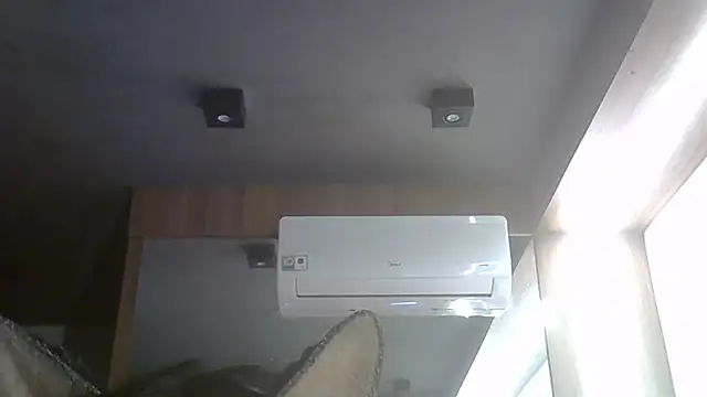 SkinnyKitten live cam