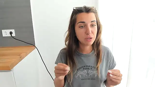 summmmersky1 live cam on StripChat
