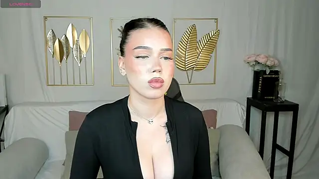 mistress_of_hearts live cam on StripChat