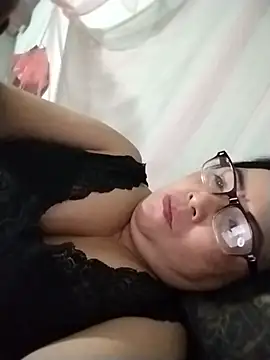 Naaya8109 live cam on StripChat