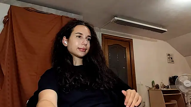 HazyLoom live cam on StripChat