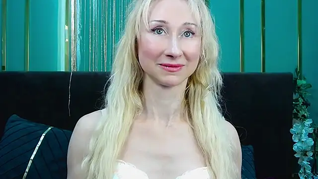 KissDreamm live cam on StripChat