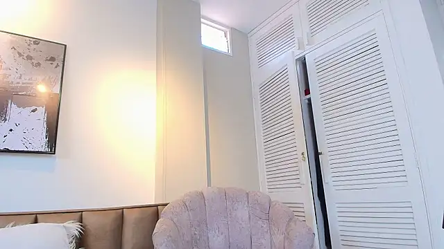 AlessandraLeroy webcam