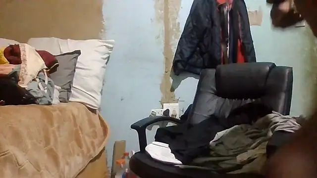 Nicky52 webcam