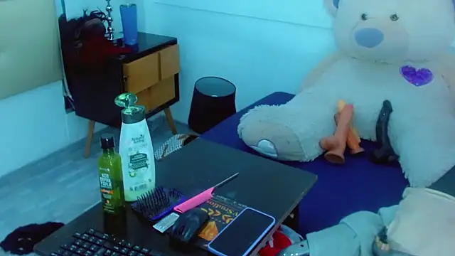 NharaBigCock webcam