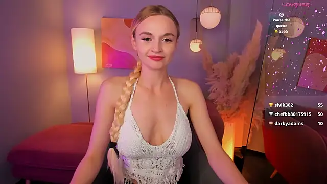 Mila__Lux webcam