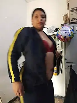 YINNA__24 webcam