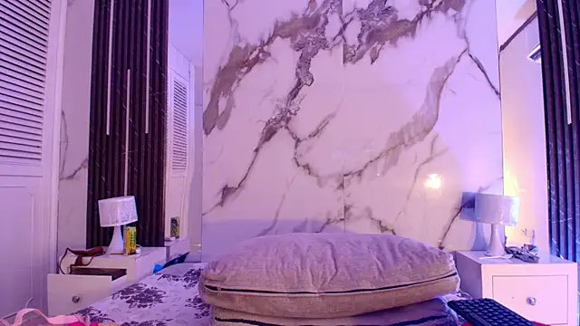 Honey-Hips webcam
