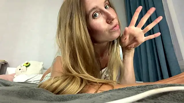 AnyaAfterDark webcam