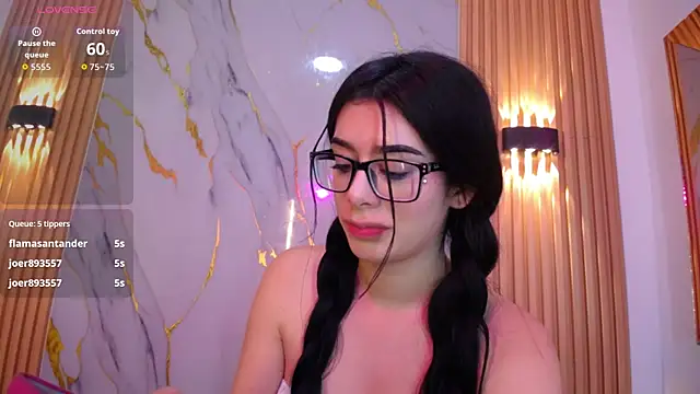 Esmeralda_Belle webcam