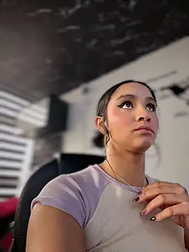 Isabella-Teen