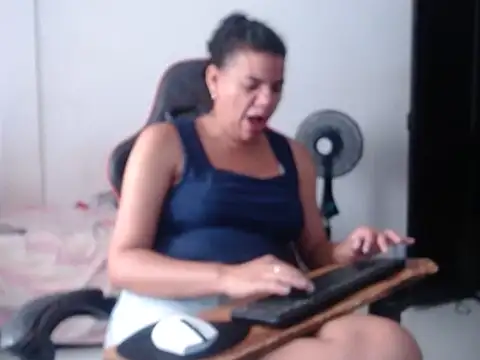 Adriana_0312 webcam