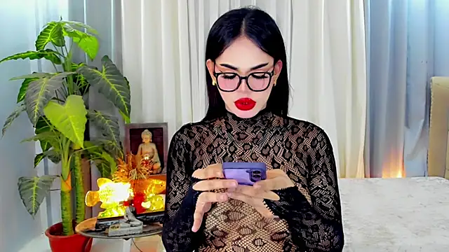 MochaliciousTransOnTop webcam