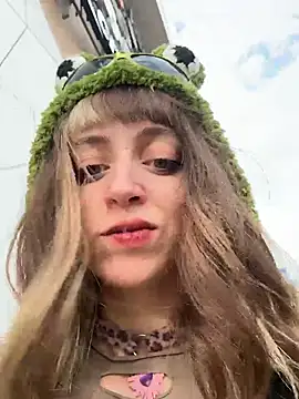 Crazy__Frog live sex cam
