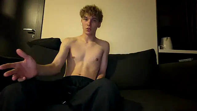 HotBabyCouple_ live cam on StripChat