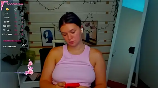 Josephine_Kiss webcam