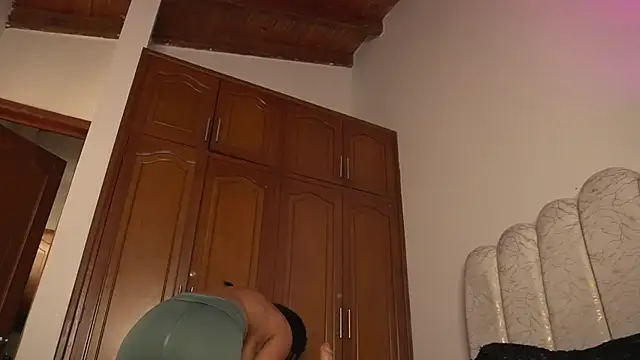 pocahotass_11 webcam