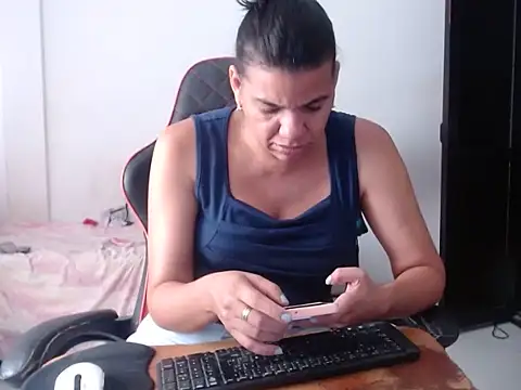 Adriana_0312 webcam