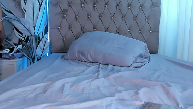 Maddyluxe webcam