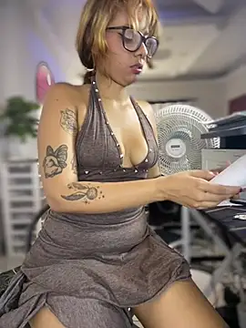 LeylaKnox webcam