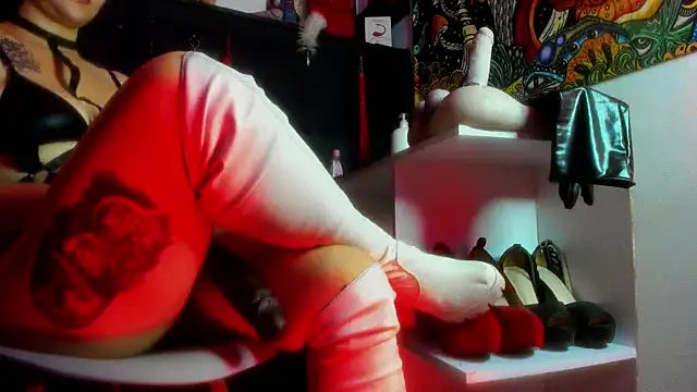 madame_ibby live cam on StripChat