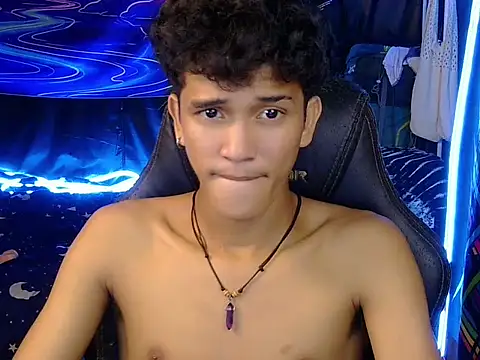 hugekenbigcock live sex cam