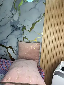 emily-Hornyy live sex cam